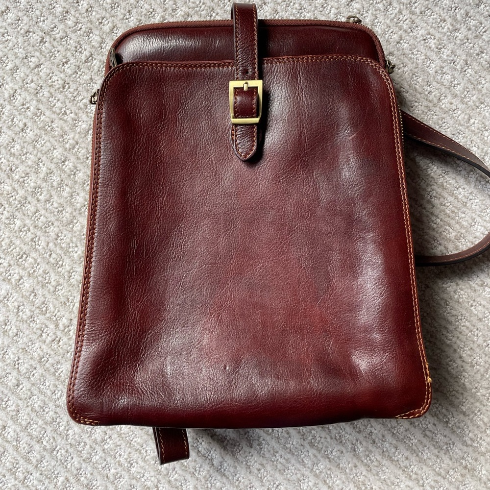 Beautiful Leather Backpack - Picture 2 of 6